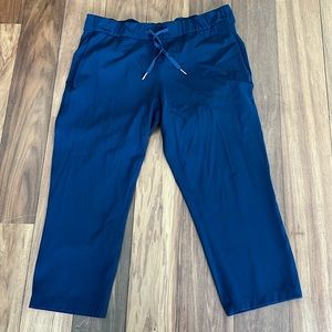 Lululemon cropped navy on the fly pant size 12